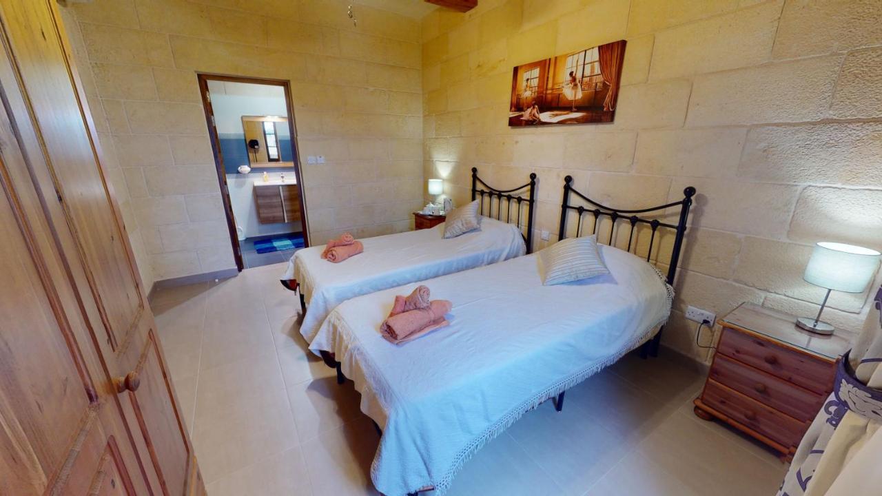 Qala Bed&Breakfast With Swimming Pool - Il-Wenniessa Bed and Breakfast Buitenkant foto