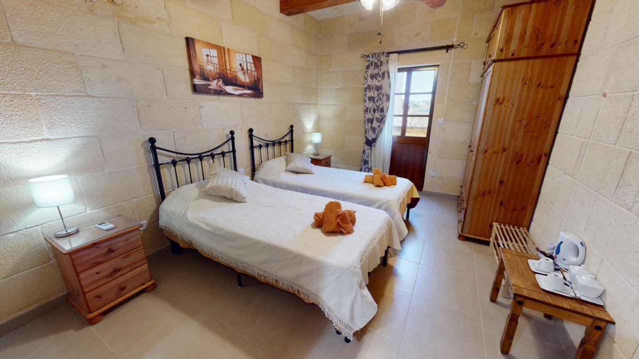 Qala Bed&Breakfast With Swimming Pool - Il-Wenniessa Bed and Breakfast Buitenkant foto