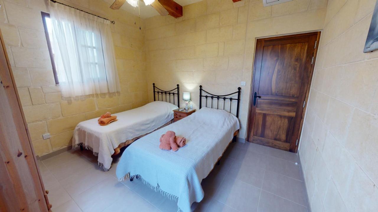 Qala Bed&Breakfast With Swimming Pool - Il-Wenniessa Buitenkant foto