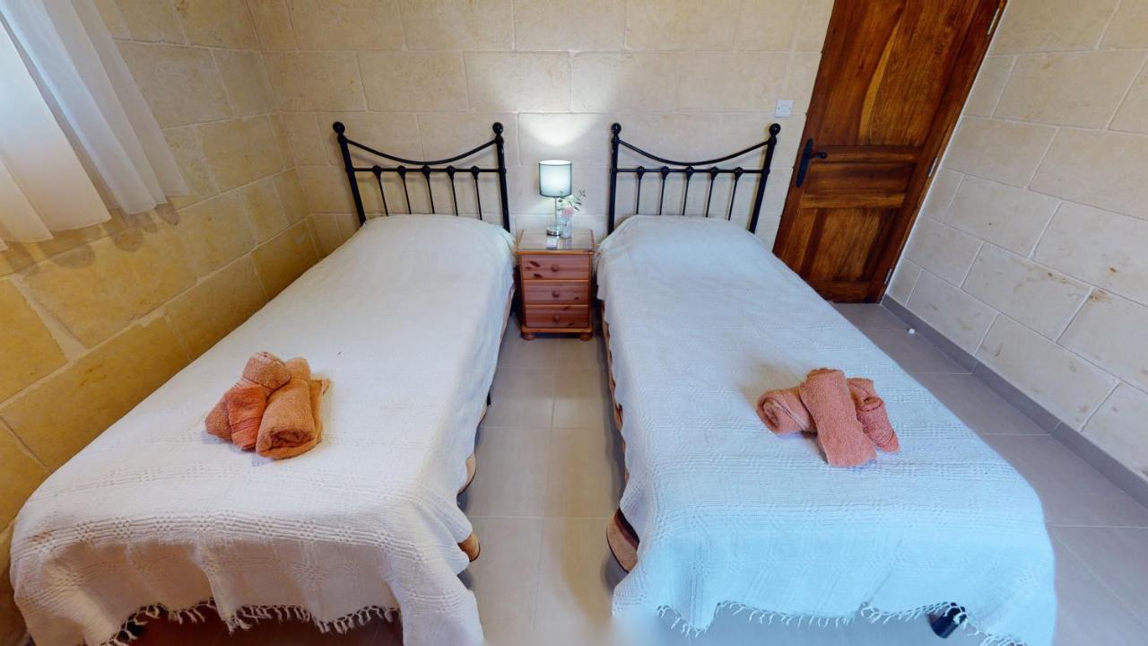 Qala Bed&Breakfast With Swimming Pool - Il-Wenniessa Buitenkant foto